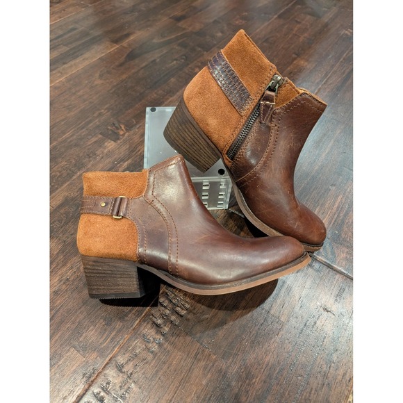 Clarks Artisan Boots Womens Size 5 Leather Suede Block Heel Ankle Zip Western - Picture 4 of 11